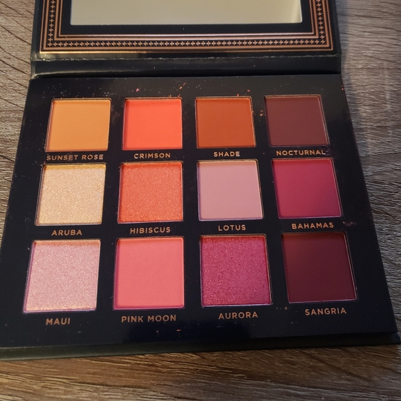 Makeup - Picture 2 of 3